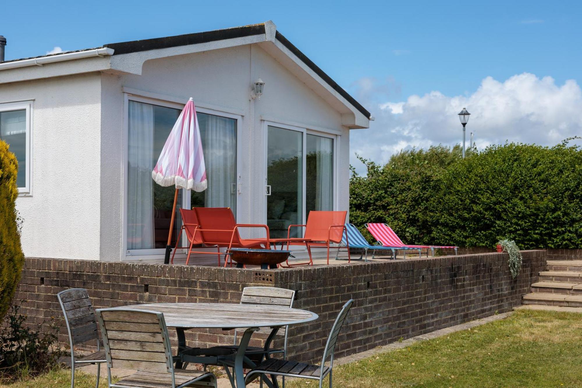 Hot Tub With A View - Christchurch Harbour المظهر الخارجي الصورة